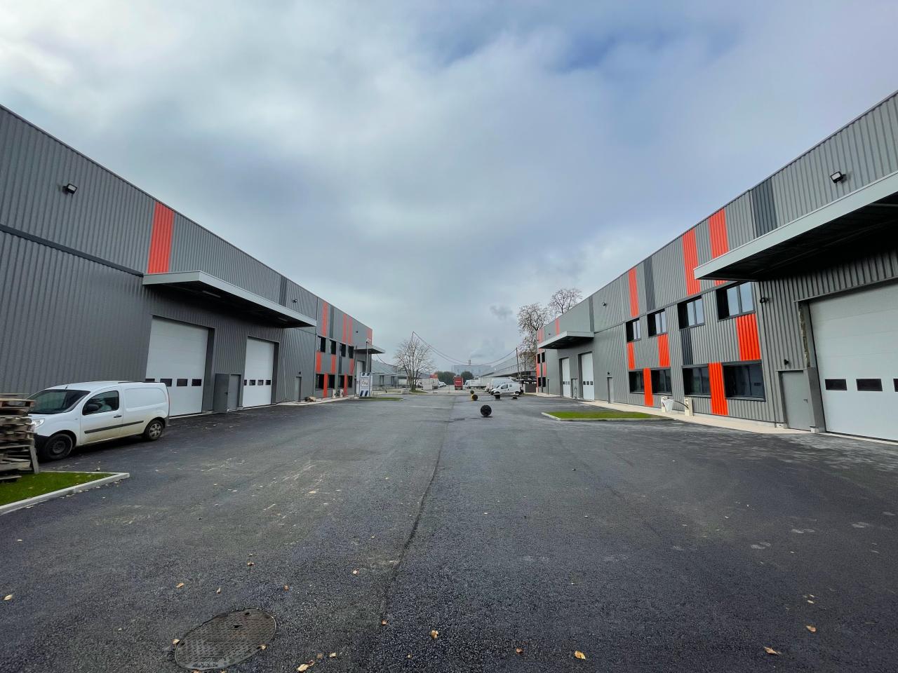 Local d'activité Le Petit-Quevilly 2386m² Location local d'activité Le Petit-Quevilly Seine-Maritime OLACT2420480 2